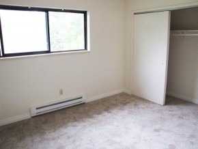 eagle-court-bedroom2 eagle-court-bedroom2