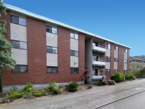 eagle-court-exterior eagle-court-exterior